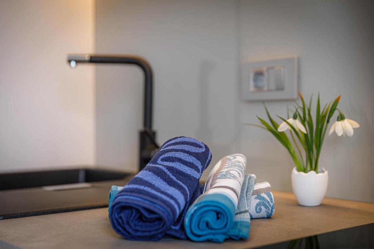 Apartments Olivia & Navy, Silo Екстериор снимка