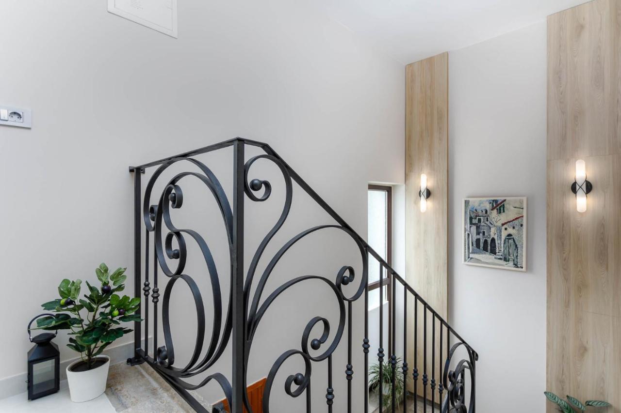 Apartments Olivia & Navy, Silo Екстериор снимка