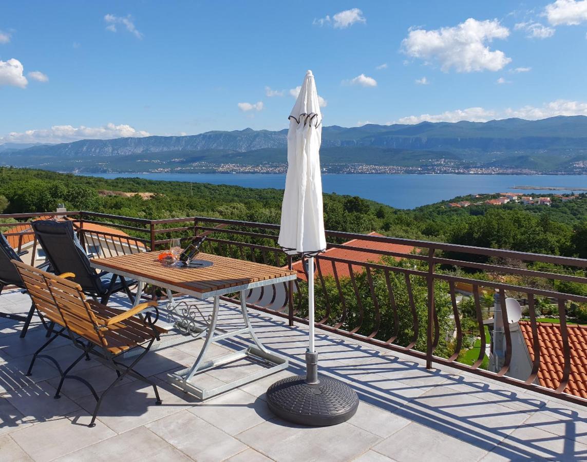 Apartments Olivia & Navy, Silo Екстериор снимка