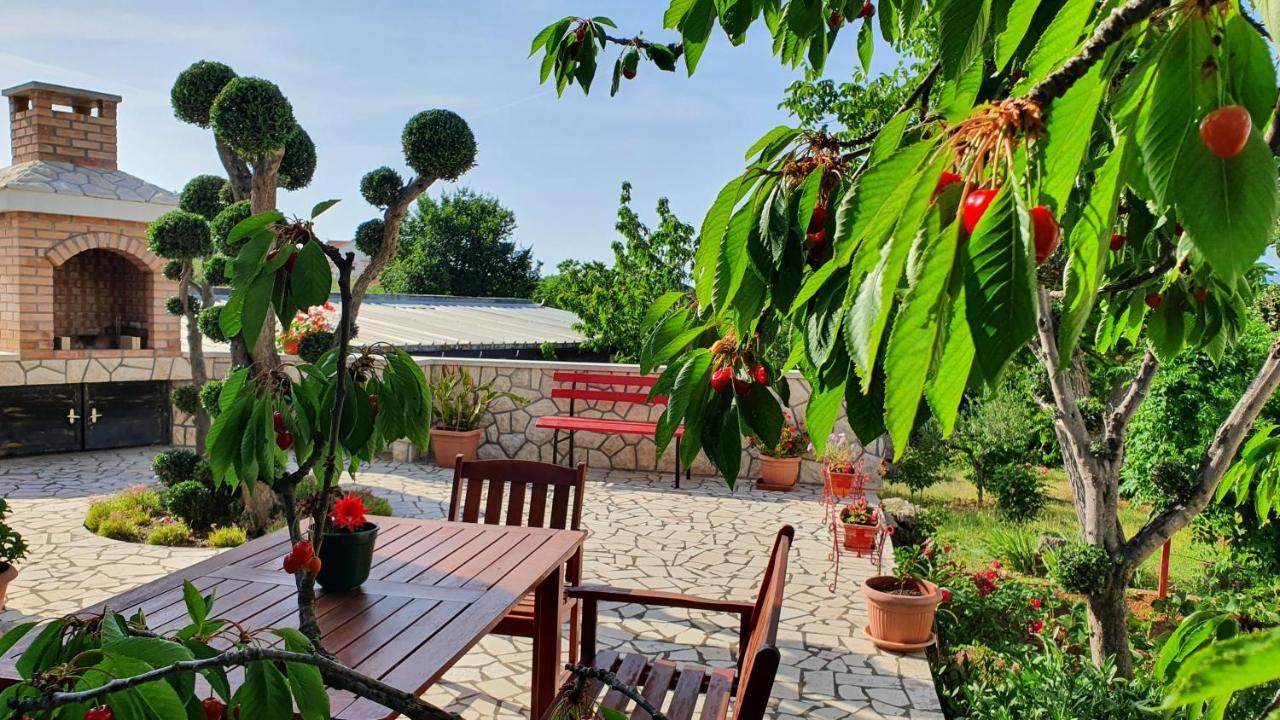 Apartments Olivia & Navy, Silo Екстериор снимка